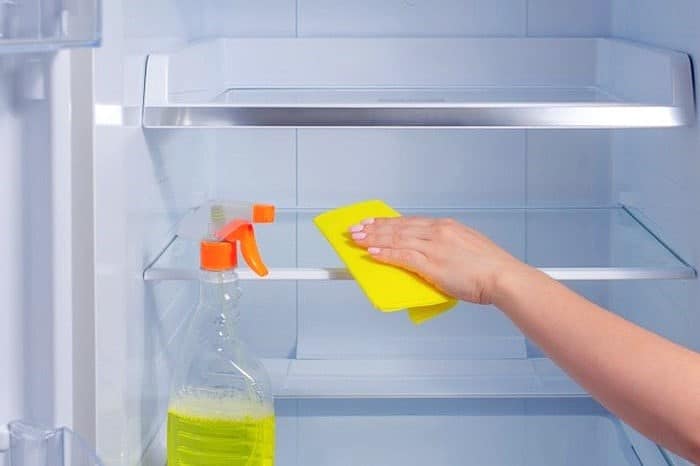 روش رفع بوی بد یخچال